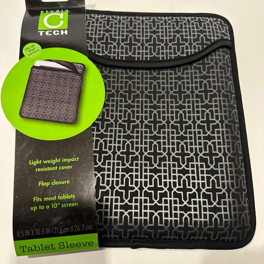 Studio C Tech Tablet Sleeve. New.